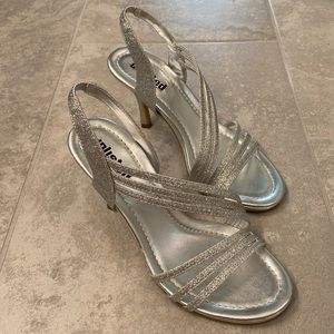 Unlisted Kenneth Cole “In the Middle” Silver Glitter Heels